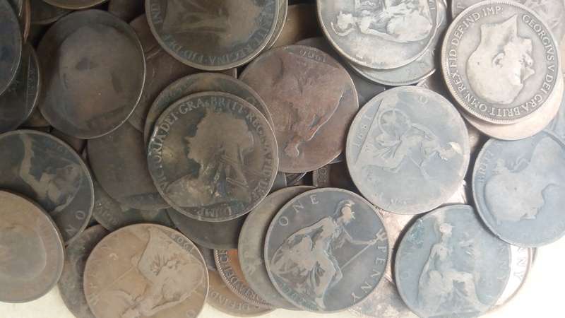 United Kingdom Old 1 Penny mix - 105 coins