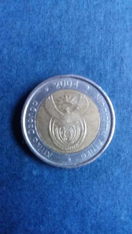 South Africa 2004 R5 - Wildebeest * First Bimettalic Coin* AU Condition