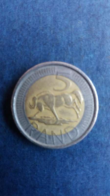 South Africa 2004 R5 - Wildebeest * First Bimettalic Coin*