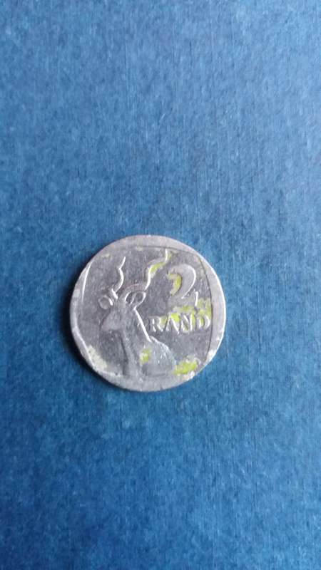 South Africa 2000 R2 * New Coat of Arms* Mintage 19 000 000 - Used as a filler