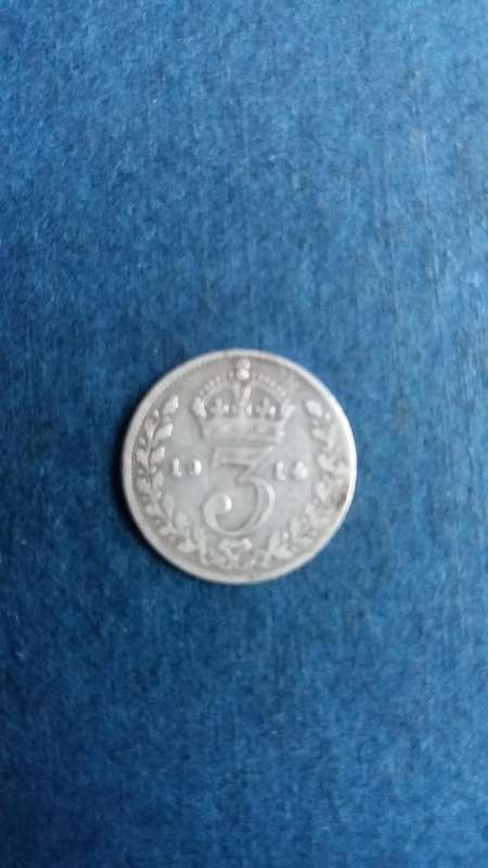 United Kingdom 1914 3 pence -King George V * 92.5 % Silver*