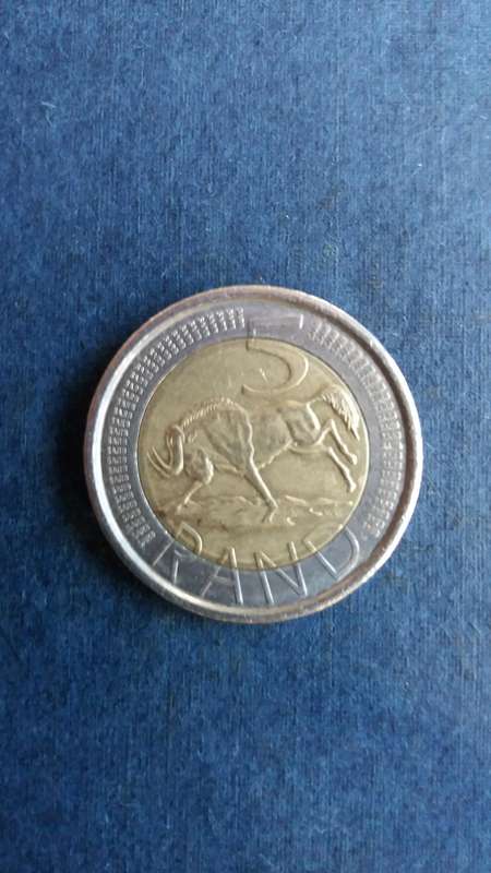 South Africa 2004 R5 - Wildebeest * First Bimettalic Coin* AU