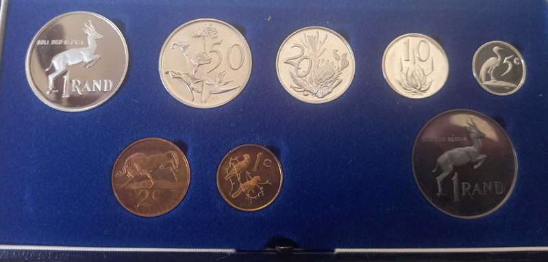 1988 RSA 8 COIN SHORT PROOF SET WITH SILVER ONE RAND