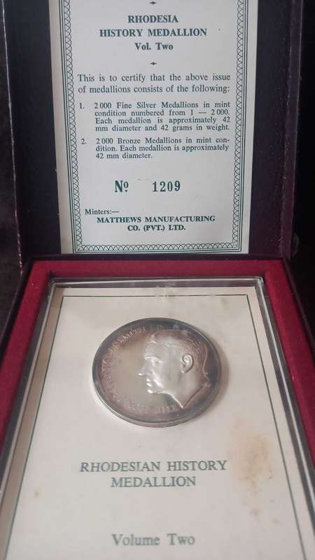 RHODESIA PURE SILVER LIMITED EDITION HISTORY MEDALION VOLUME 2