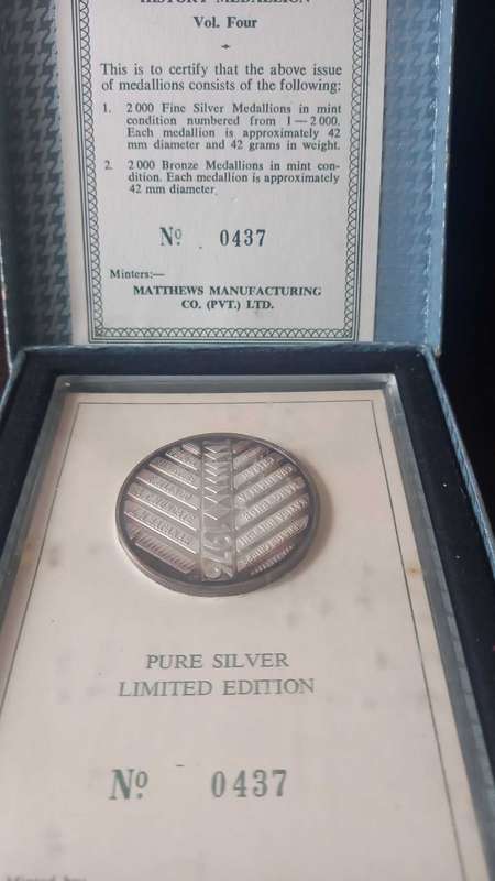 RHODESIA PURE SILVER HISTORY MEDAL VOL.4