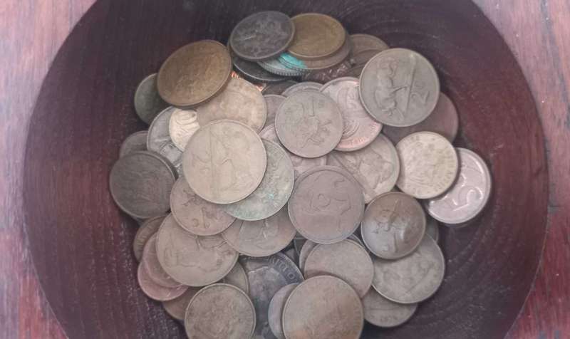 OLD COIN TRAY FULL OF COPPER AND NICKEL  COINS