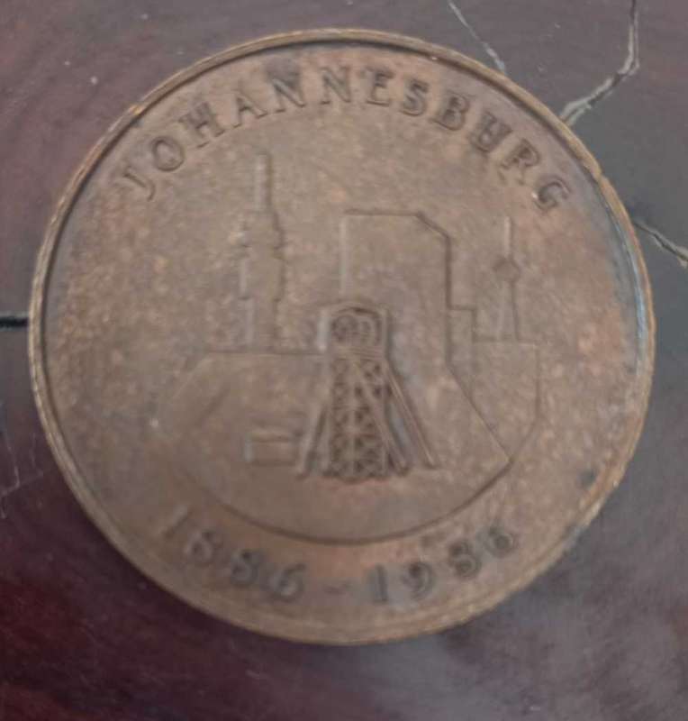 Medal & token lot as per picture. (6)