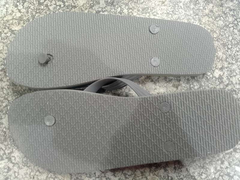 SLIP-ON SHOEs