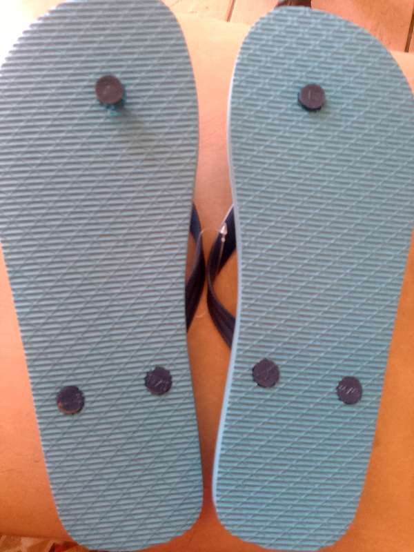 MENS SANDALS SIZE 10