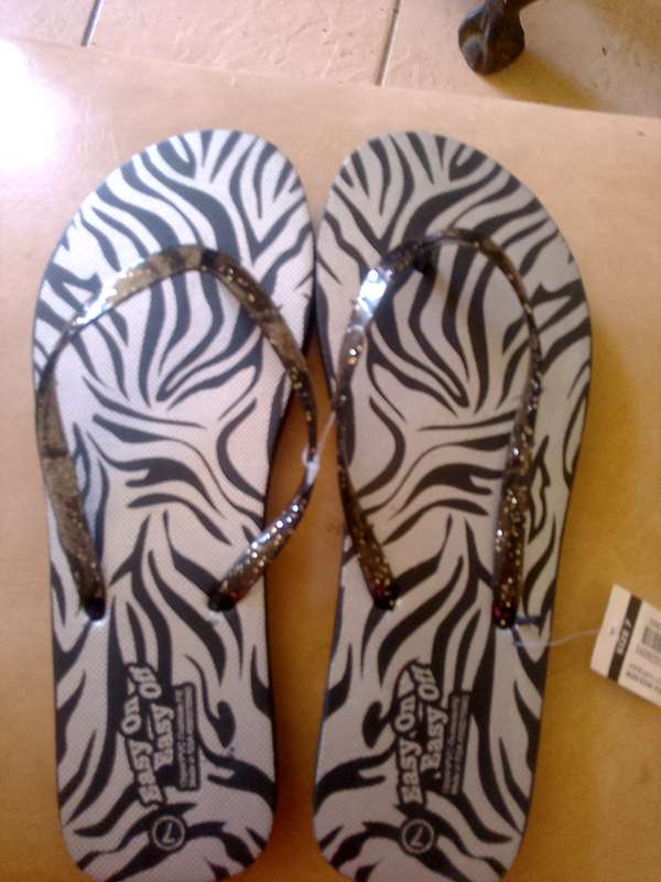 LADIES SANDALS SIZE 7