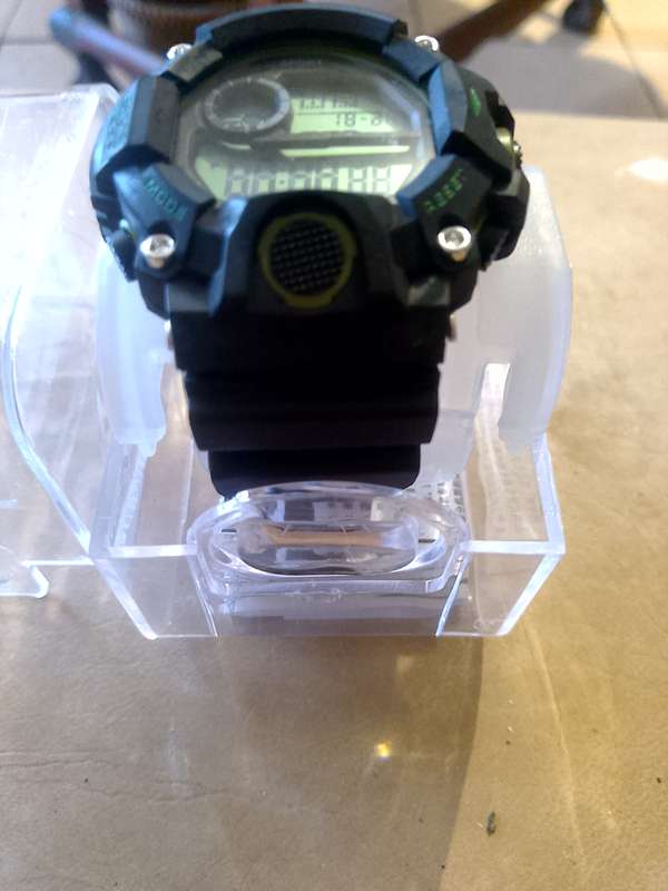 BRAND NEW SPORT WATCH STILL IN PACKAGING