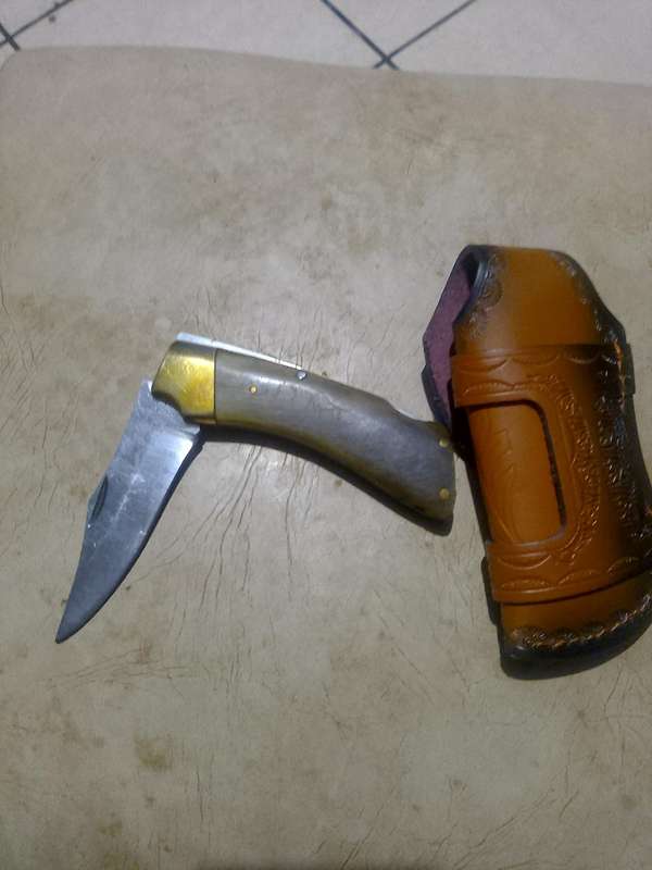 Smith and Wesson Hunting Knife with Genuine Leather Sheath and 1995 RUGBY WORLD CUP FOLDING KNIFE.
