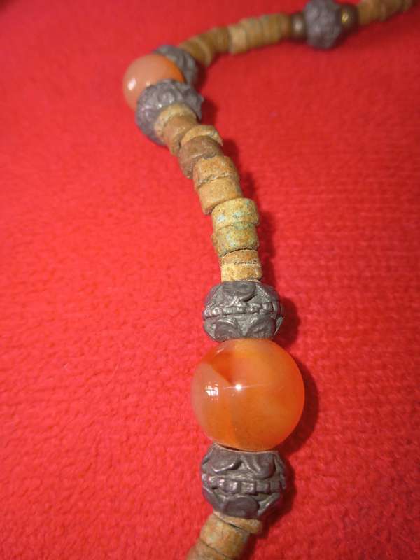 VINTAGE marble, stone and beads choker necklace