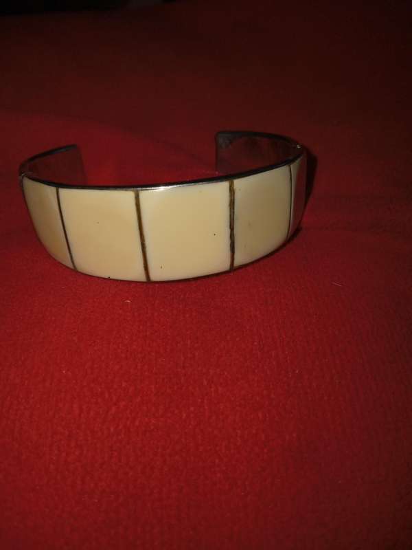Vintage Faux Ivory bangle