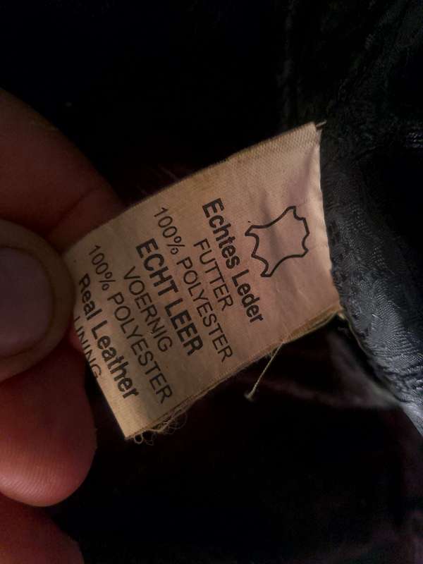 BLACK GENUINE LEATHER JACKET GOOD SECOND HAND CONDITION
