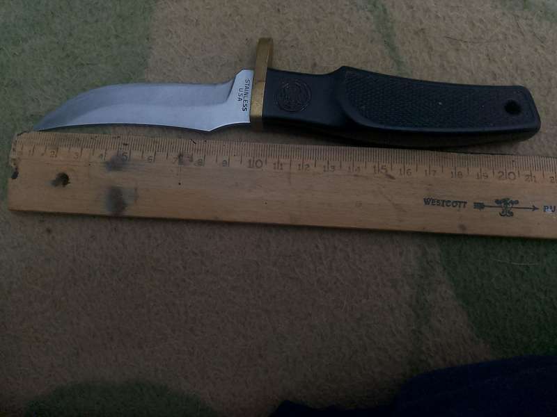SMITH AND WESSON HUNTING KNIFE WITH GENUINE LEATHER SHEATH