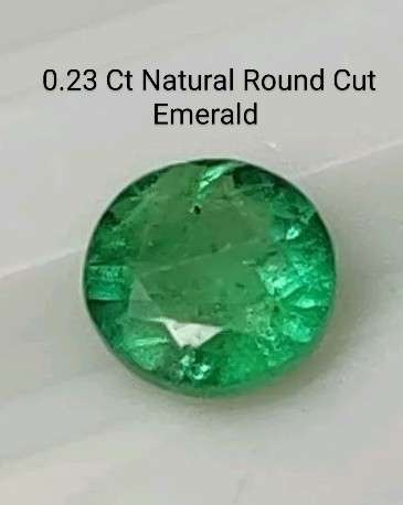 Natural 0.34 Ct Good Luster Emeralds Videos