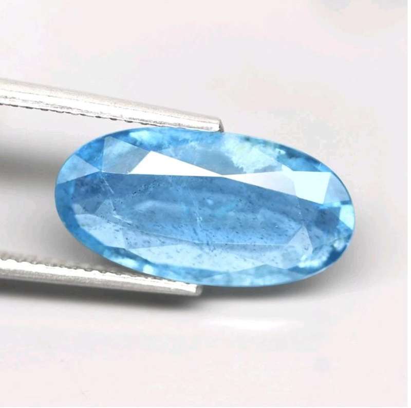 Natural 3.75 ct Aquamarine Gemstone