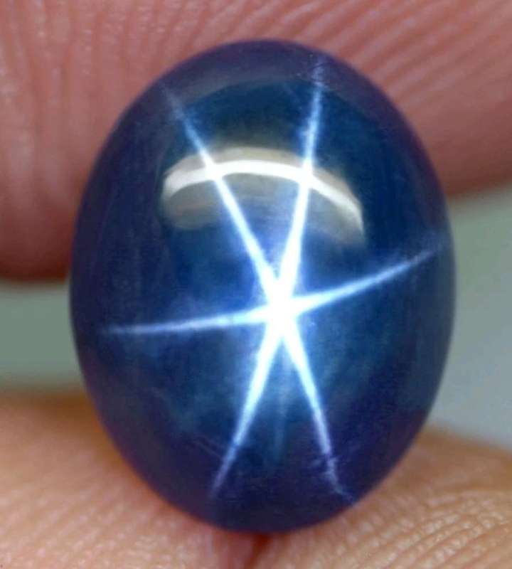 Natural 4.66 Ct Perfect 6 Ray Star Blue Sapphire