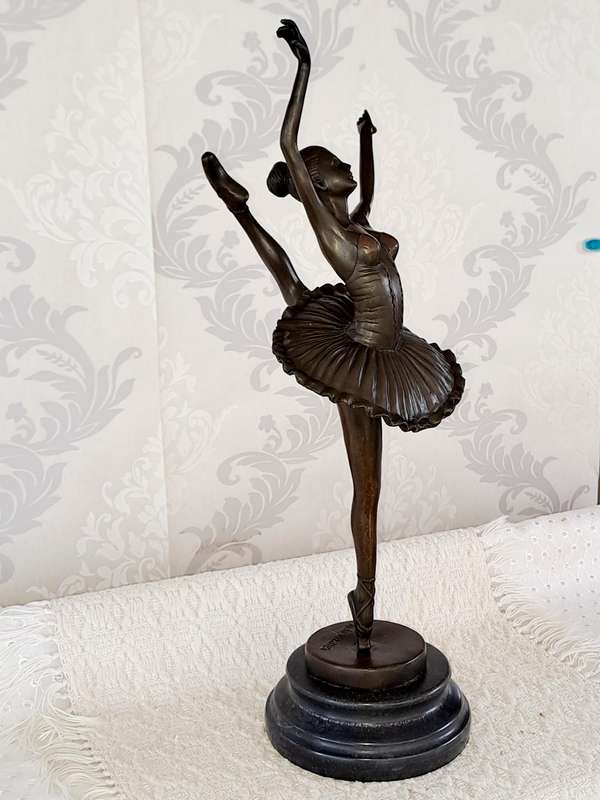 Stunning tall dancing ballerina bronze on marble plinth 42cm tall