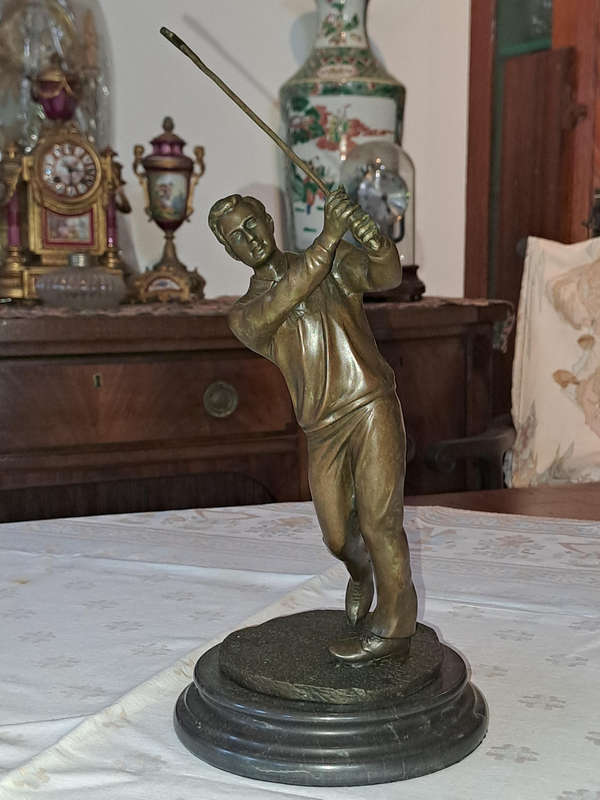 Vintage Bronze golfer 32cm Golfer in action
