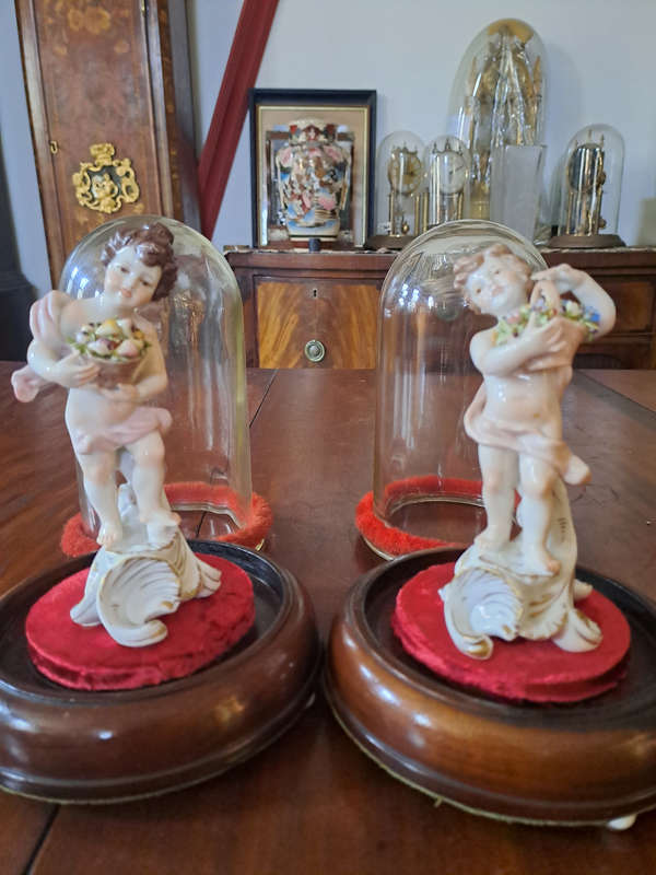 Beautiful pair glass dome  Capodimonte San Marco figurines. Great condition , no visible damage.