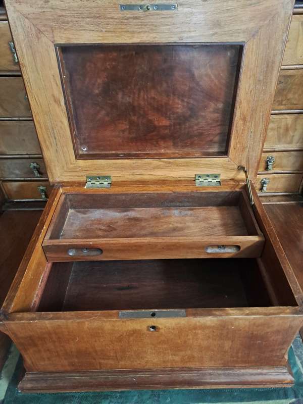 Lovely bur wall nut and teak? wooden music box altered