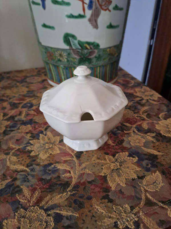 Beautiful Rosenthal sugar pot