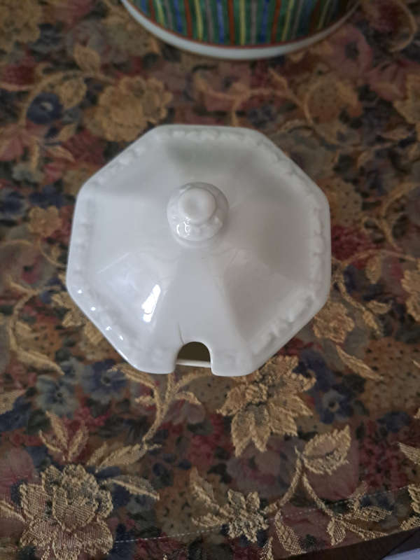 Beautiful Rosenthal sugar pot