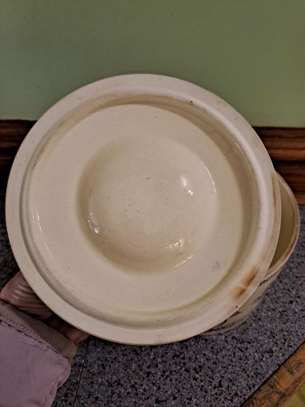 Beautiful vintage large biscuit barel