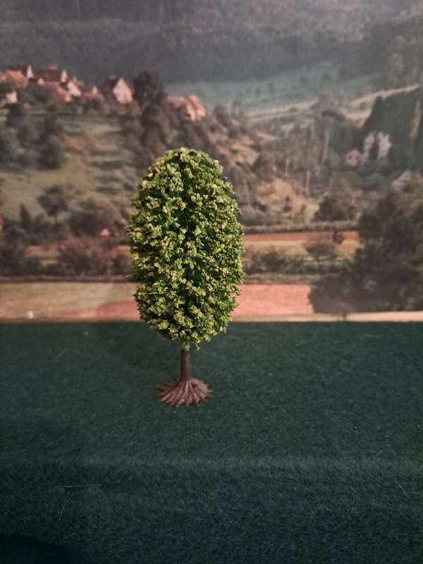 Ho  pine tree 9cm