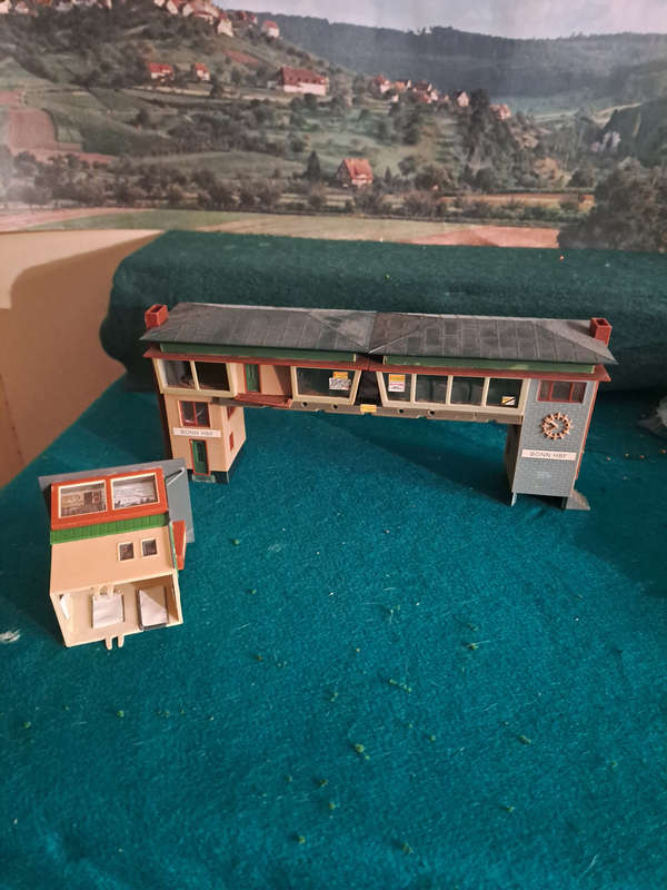 HO Building  train station