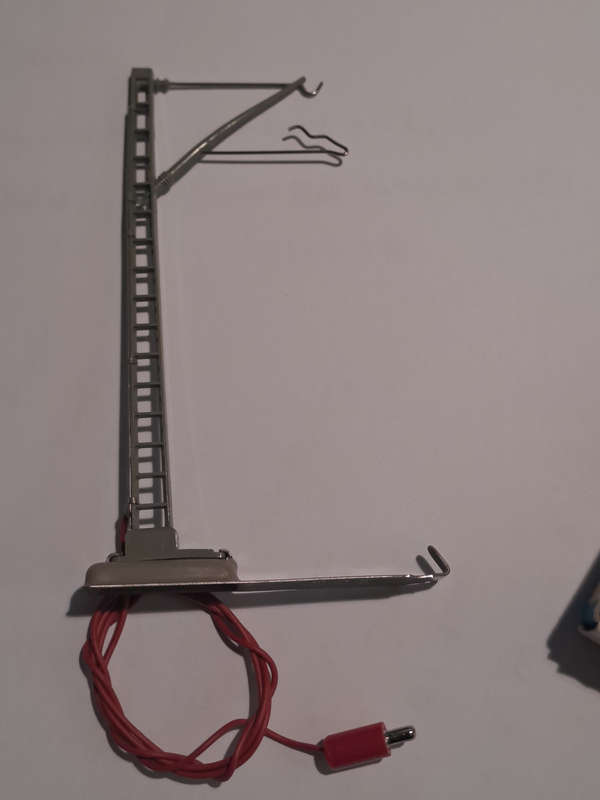 Marklin HO 7012 power feeder mast in original box