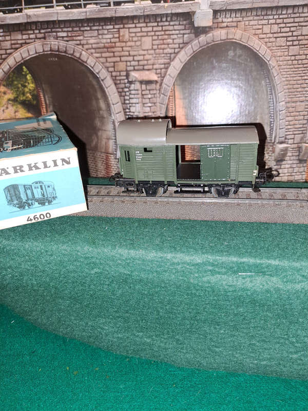 Marklin HO 4600 luggage car in original box