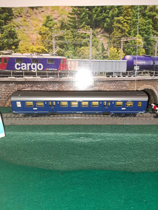 Marklin HO 4049 passenger coach cl 2 with lights IOP excellent condition