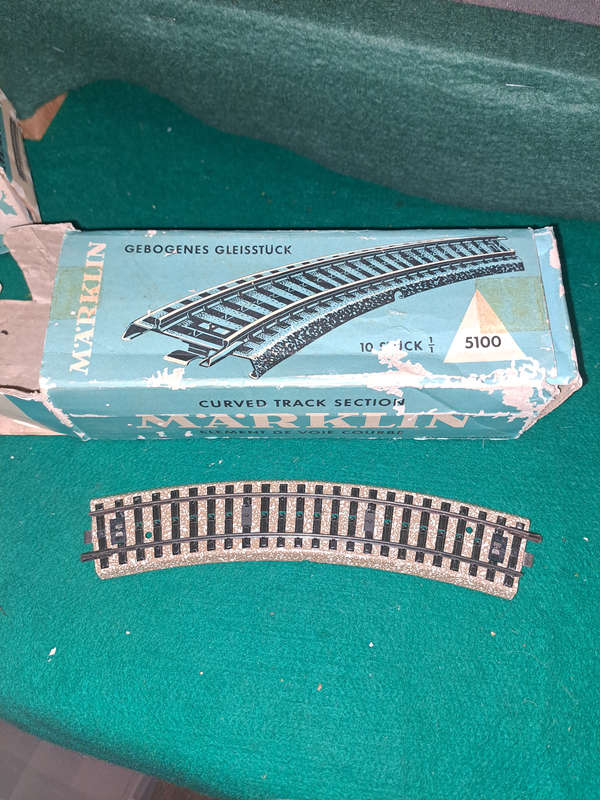 Märklin Ho 5100 curved tracks boxed 10pce if not new/ like new