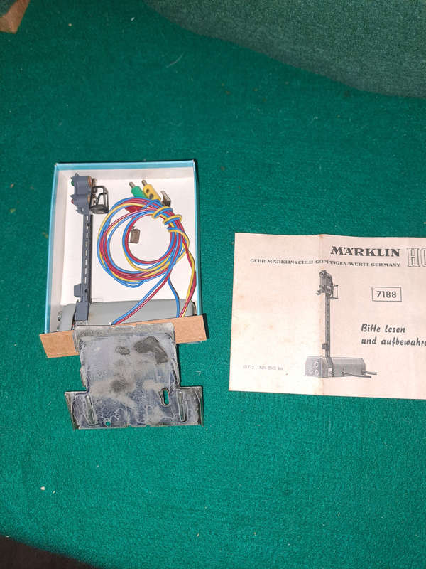 Marklin  HO 7188 Home light signal new IOP
