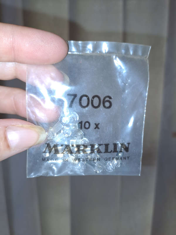 Marklin HO 7006 cross span insulators. new 10 per pack