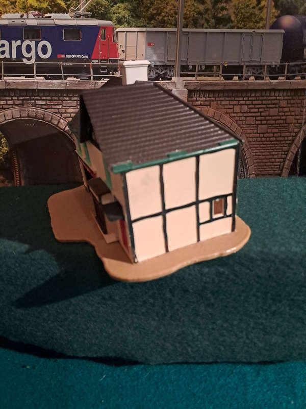 HO building green grocer and post office