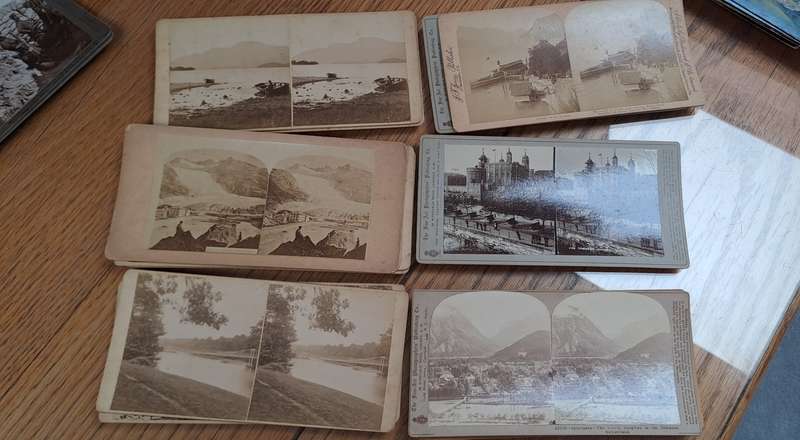 Antique Ptnd 1897 Underwood stereoscope with 90 stereoscopic photographs