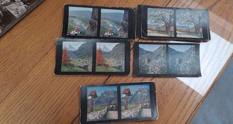 Antique Ptnd 1897 Underwood stereoscope with 90 stereoscopic photographs