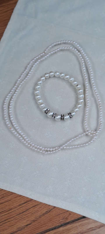beautiful costume pearl necklace with bracelet