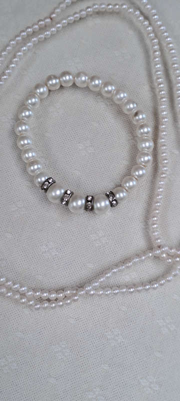 beautiful costume pearl necklace with bracelet