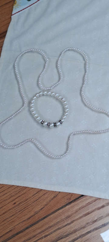 beautiful costume pearl necklace with bracelet