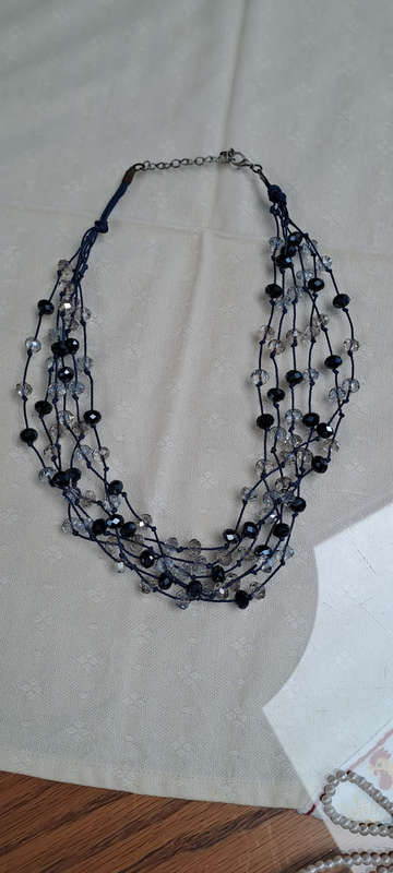 Exquisit  cut crysal glass bead 6 strand necklace vintage
