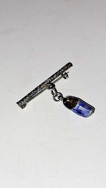 Super cute Dutch clog  silver brooch rare find