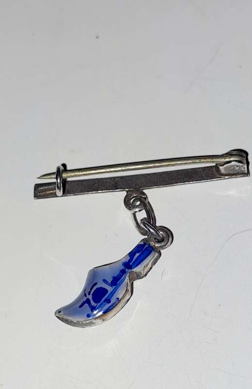 Super cute Dutch clog  silver brooch rare find