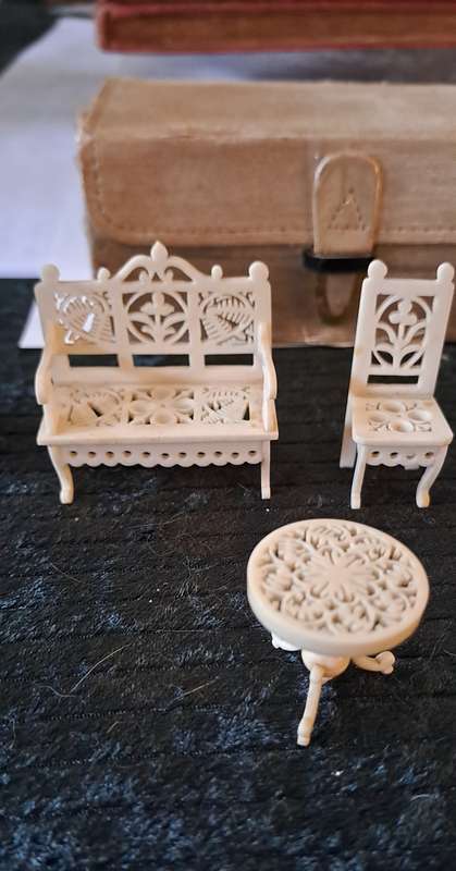 Miniature bone Ca 1880  Doll's House Furniture