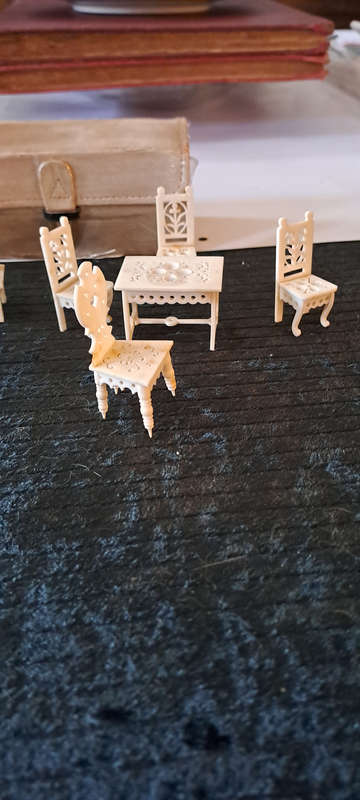 Miniature bone Ca 1880  Doll's House Furniture