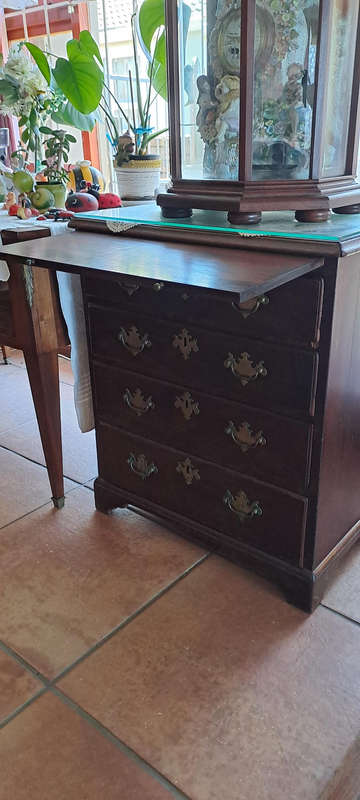 18th Century Mahogany compact gentleman`s chest with brushing slide ca 1740